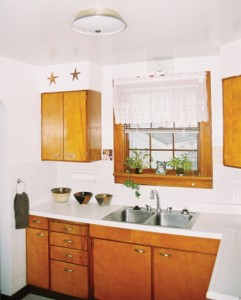 Cape Cod House - Kitchen