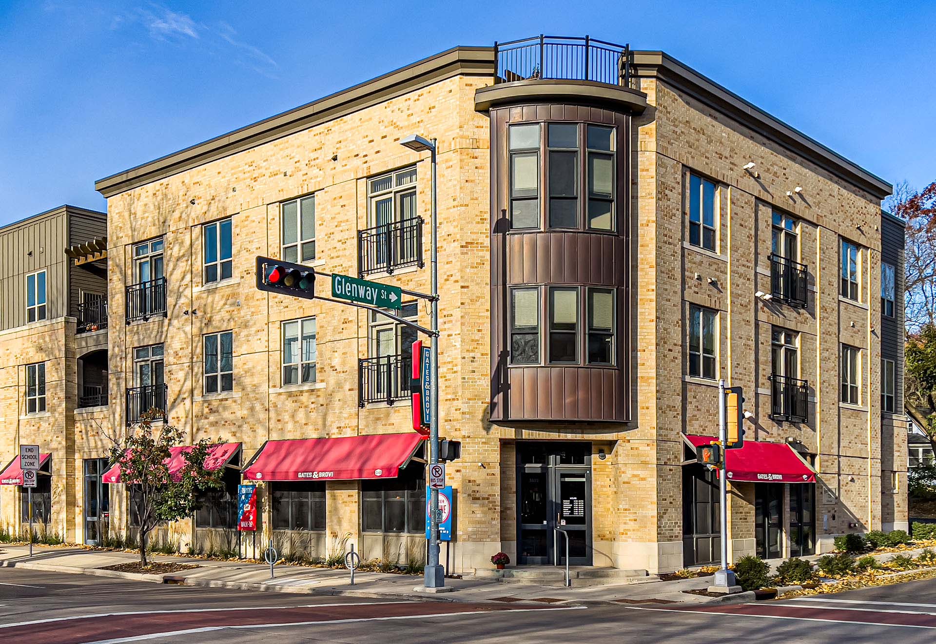 Corner view of Parman Place shops and apartments