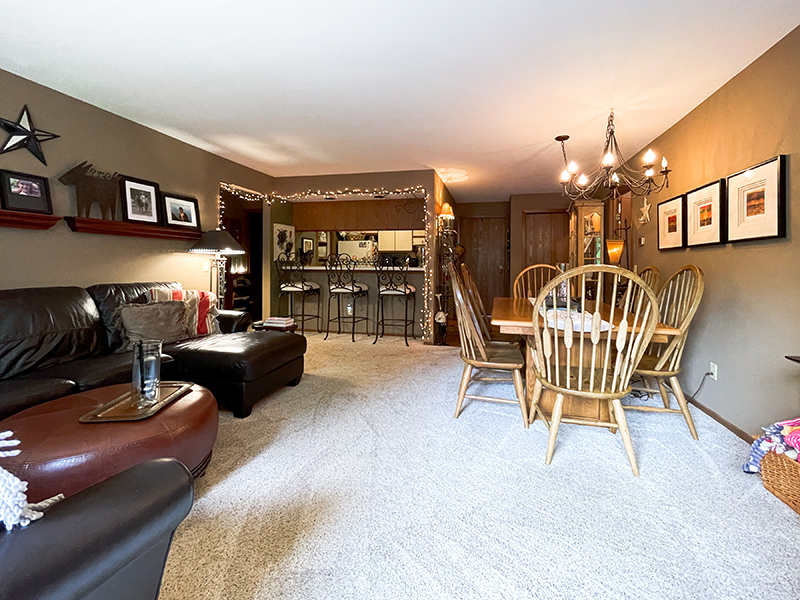 Pheasant Run II dining room living room